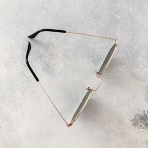 Urban Outfitters Accessories - Black Oval Metal Sunglasses Urban Outfitters Accessories - Black Oval Metal Sunglasses
